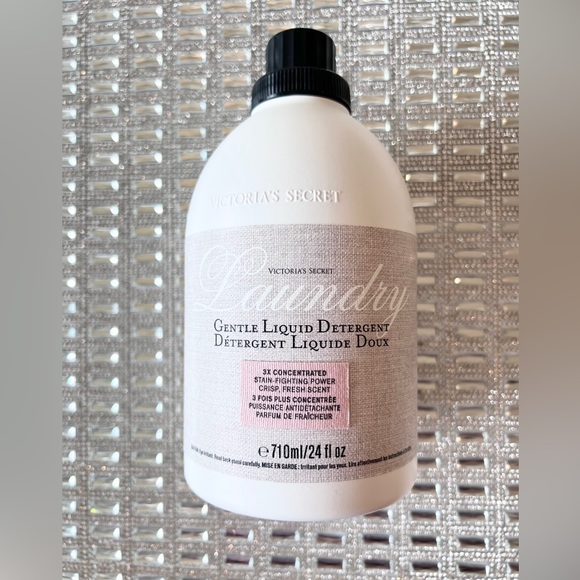 🖤 Victoria’s Secret Gentle Liquid Detergent Lingerie Delicate Wash NEW HTF - Picture 2 of 4